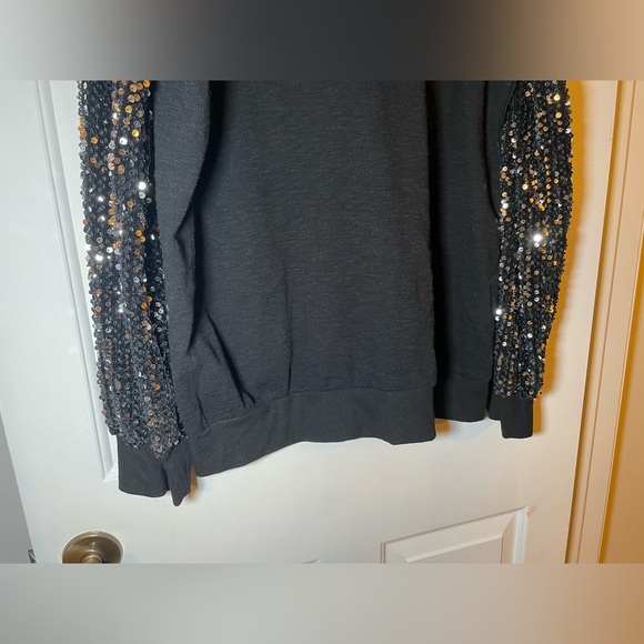 Weekend By Suzanne Betro Black Sweater Silver Sequined Sleeves Size 2X NWT - Picture 4 of 7
